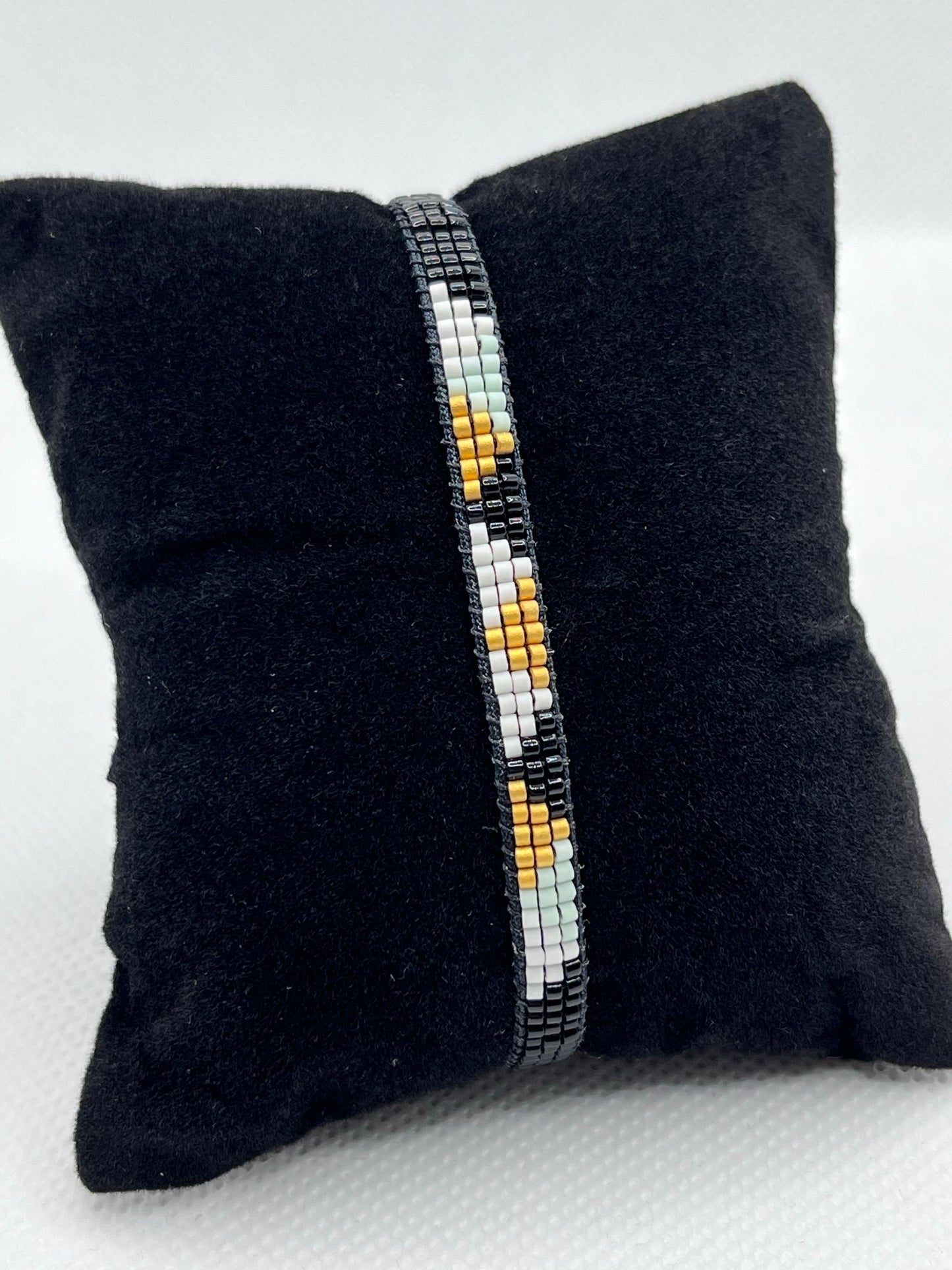 Golden Pyramid Delica armbånd