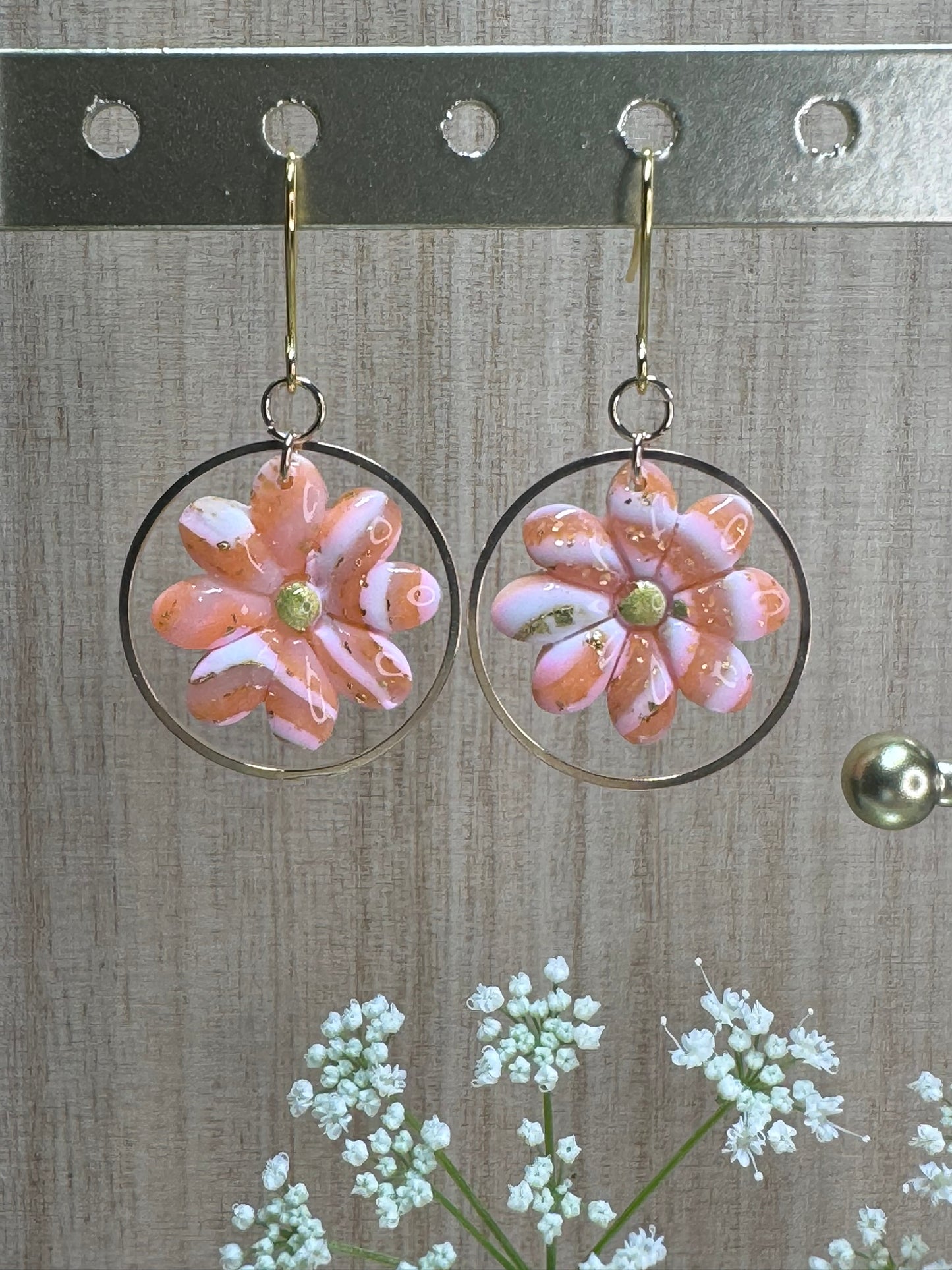 Bellis dangle