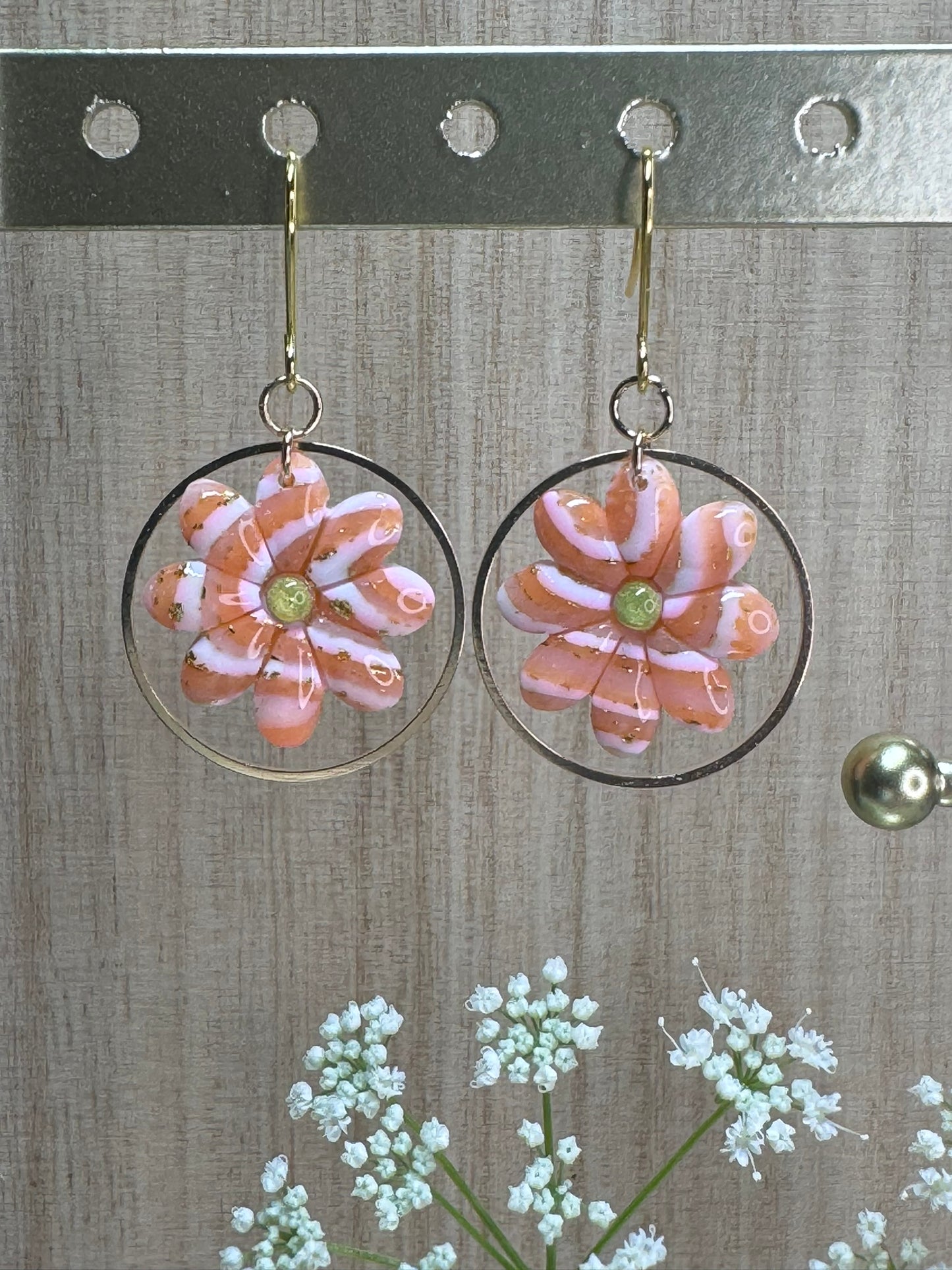 Bellis dangle