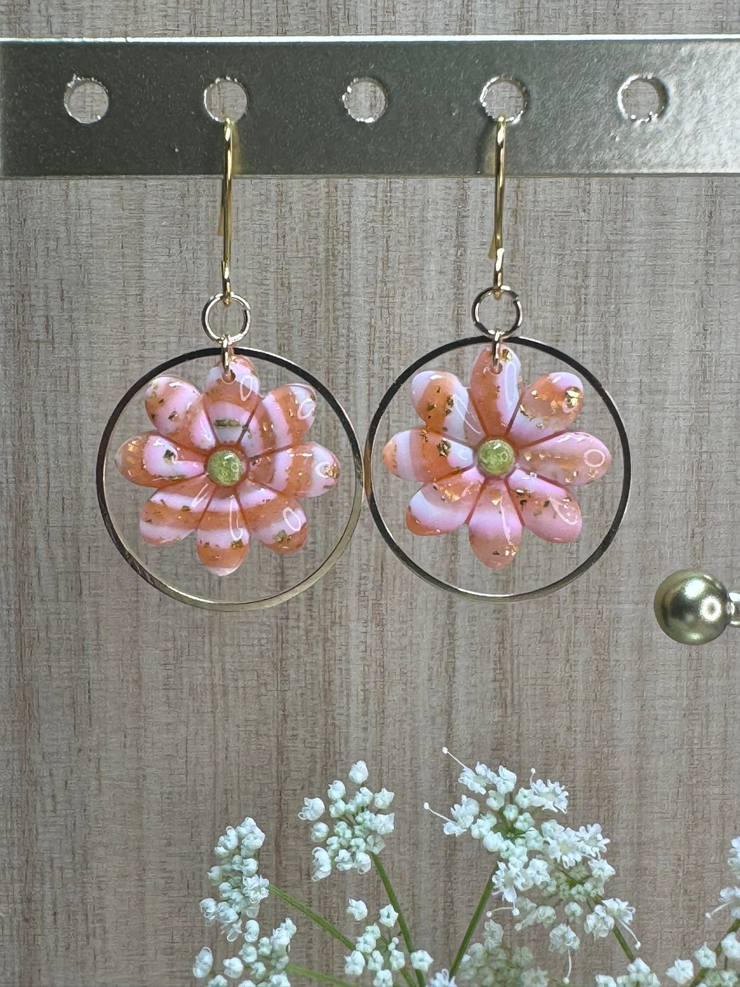 Bellis dangle