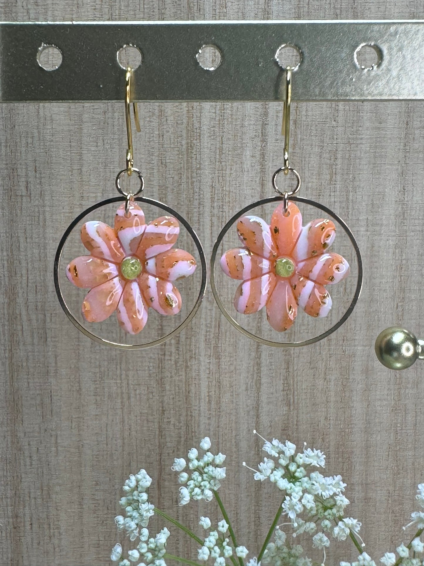 Bellis dangle