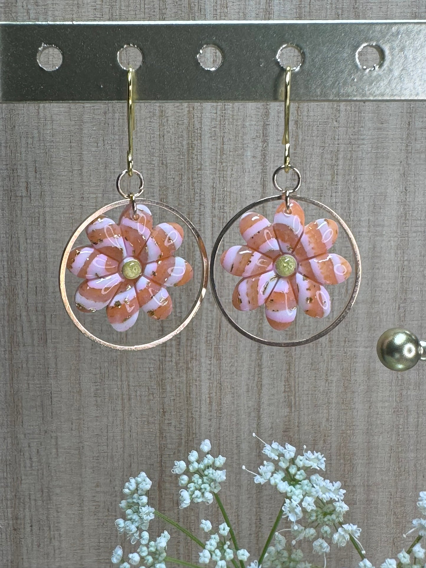 Bellis dangle