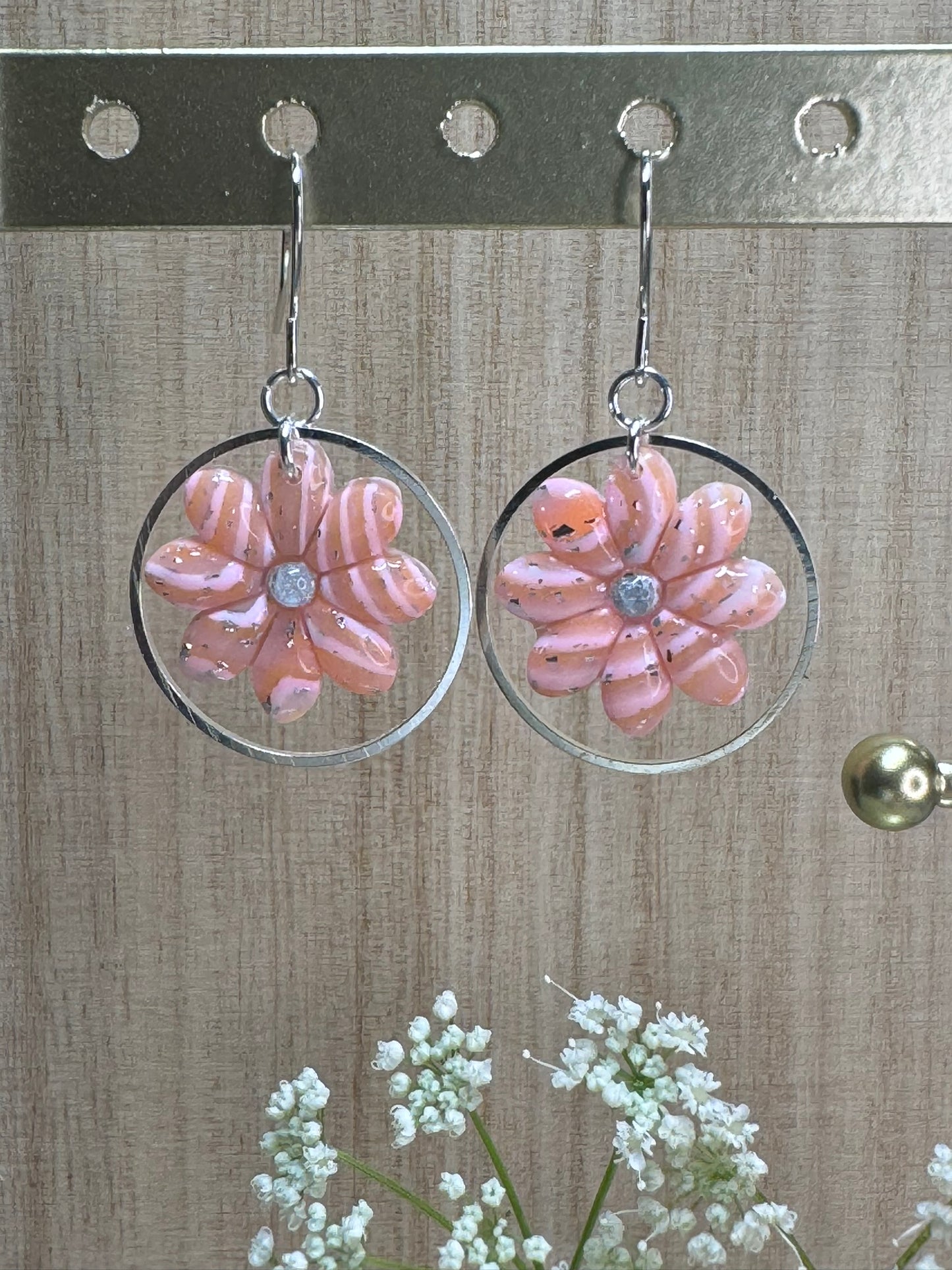 Bellis dangle