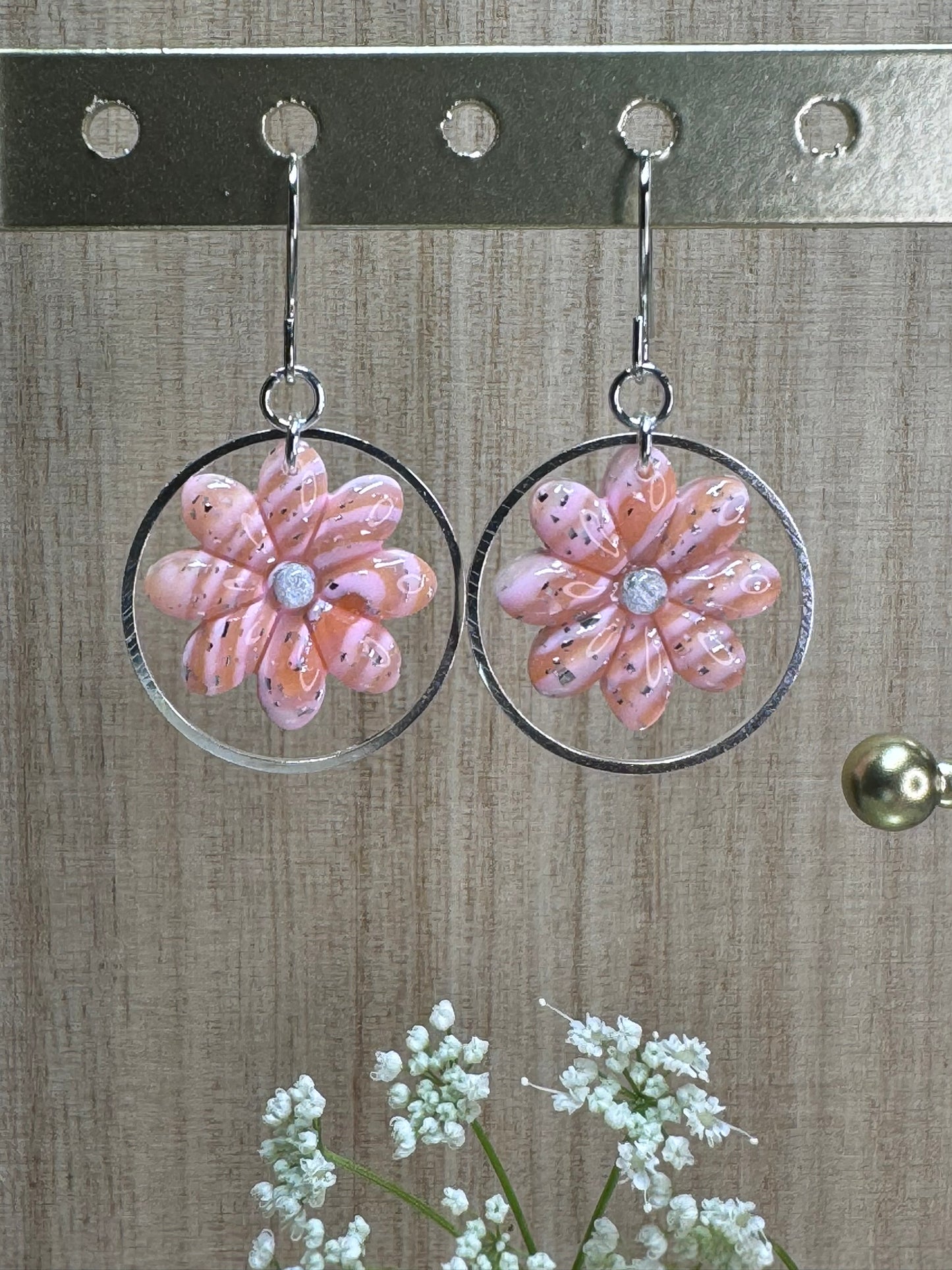 Bellis dangle