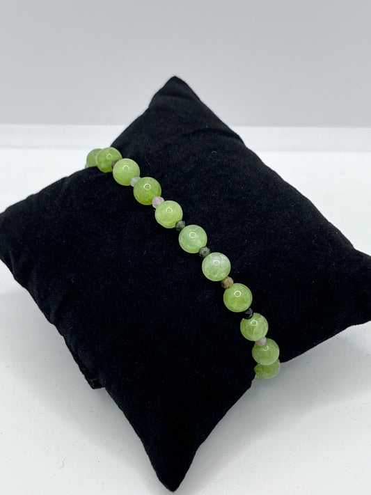 Peridot og Regnbue Turmalin armbånd