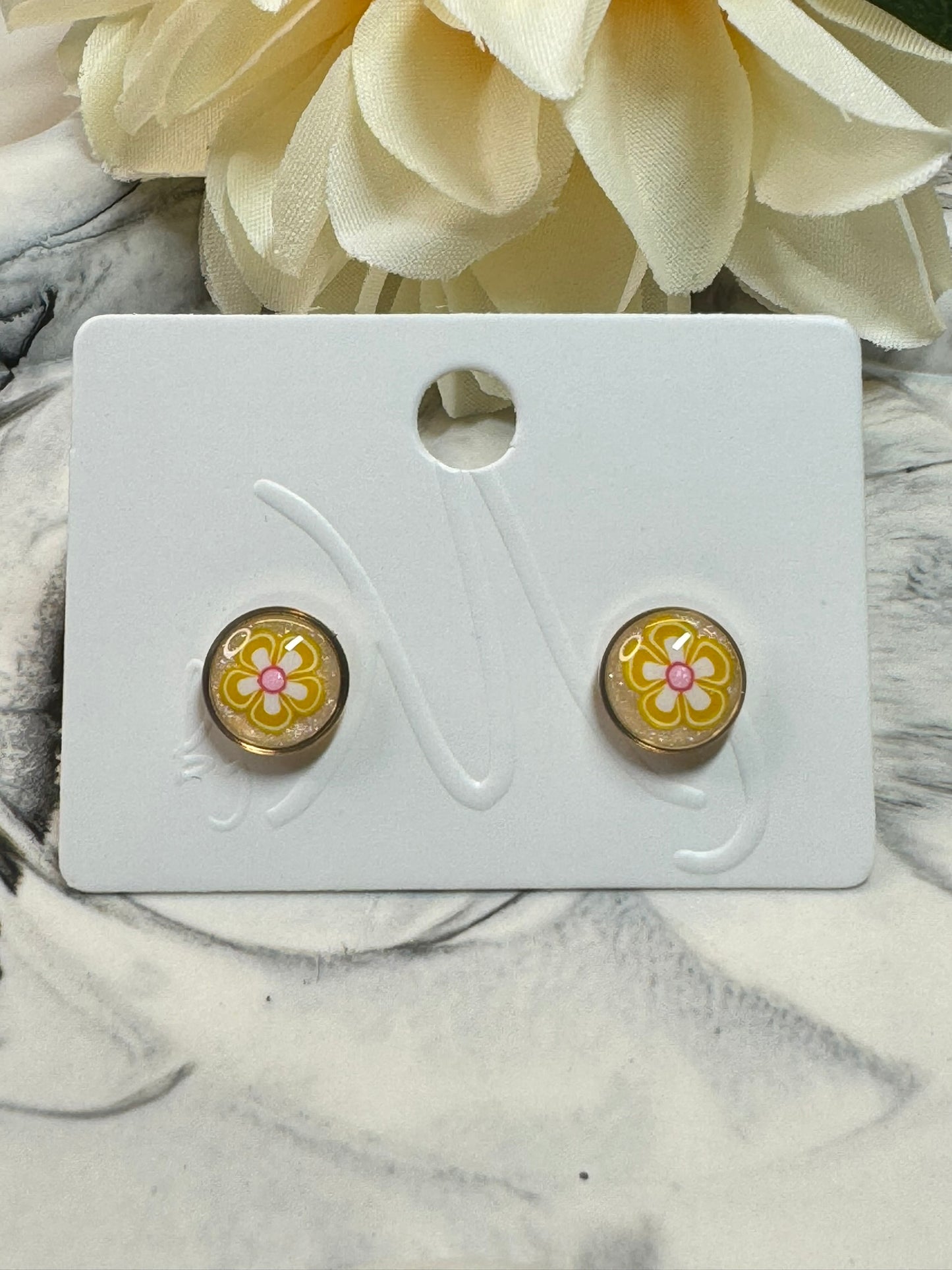 Flower studs